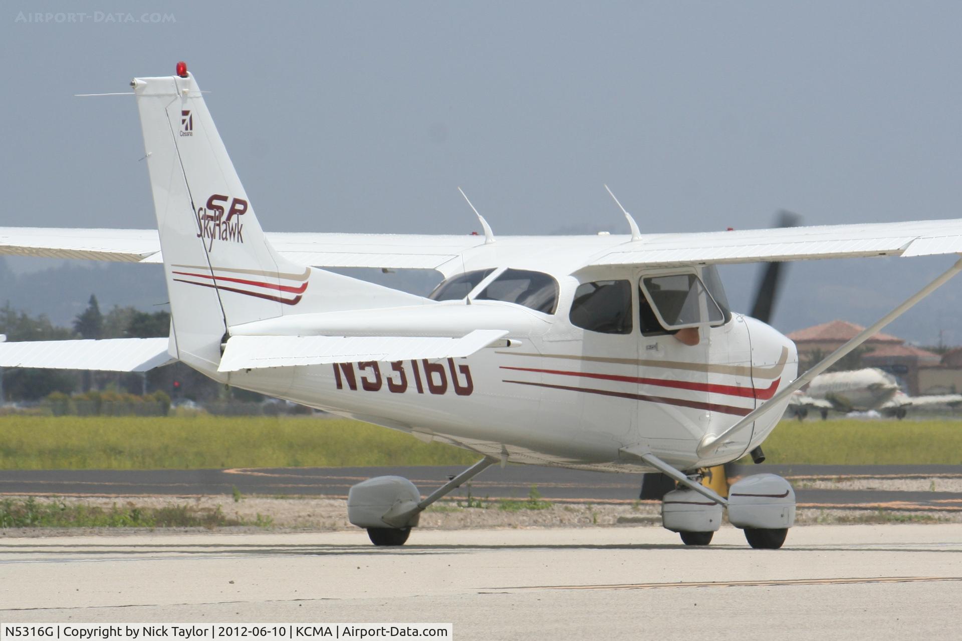 N5316G, Cessna 172S C/N 172S9294, Taxiing