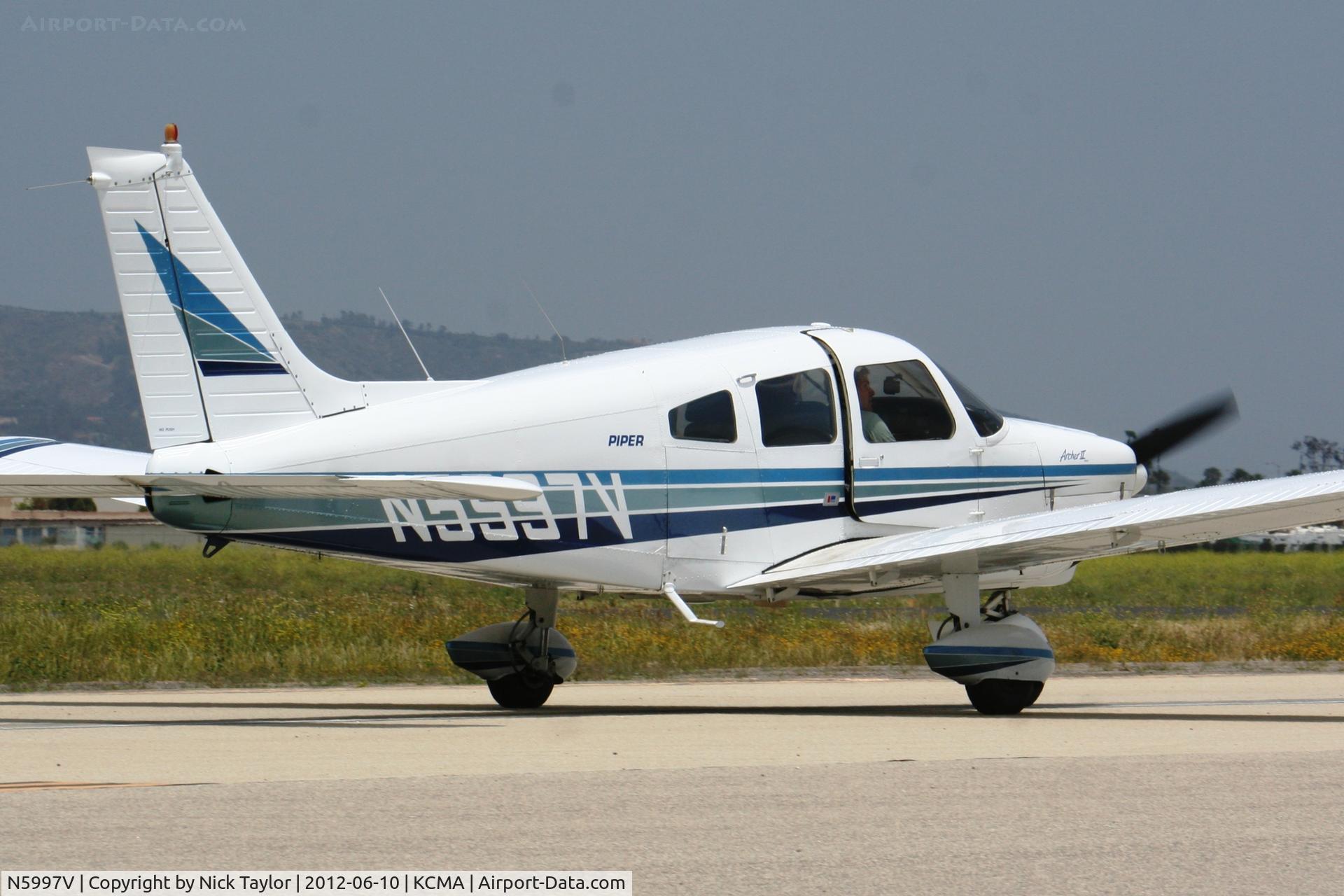 N5997V, 1977 Piper PA-28-181 Archer II C/N 28-7790515, Taxiing