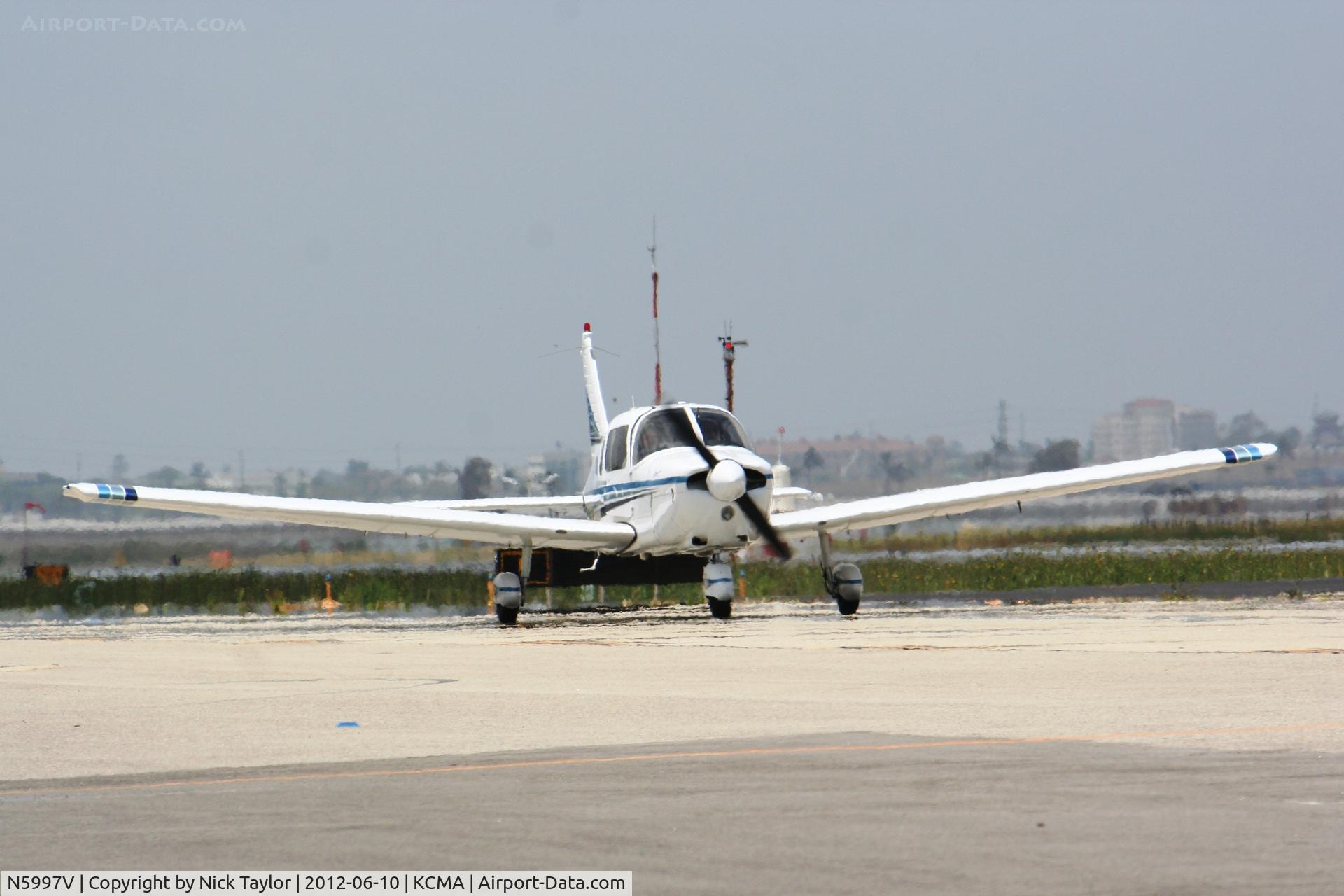 N5997V, 1977 Piper PA-28-181 Archer II C/N 28-7790515, Taxiing