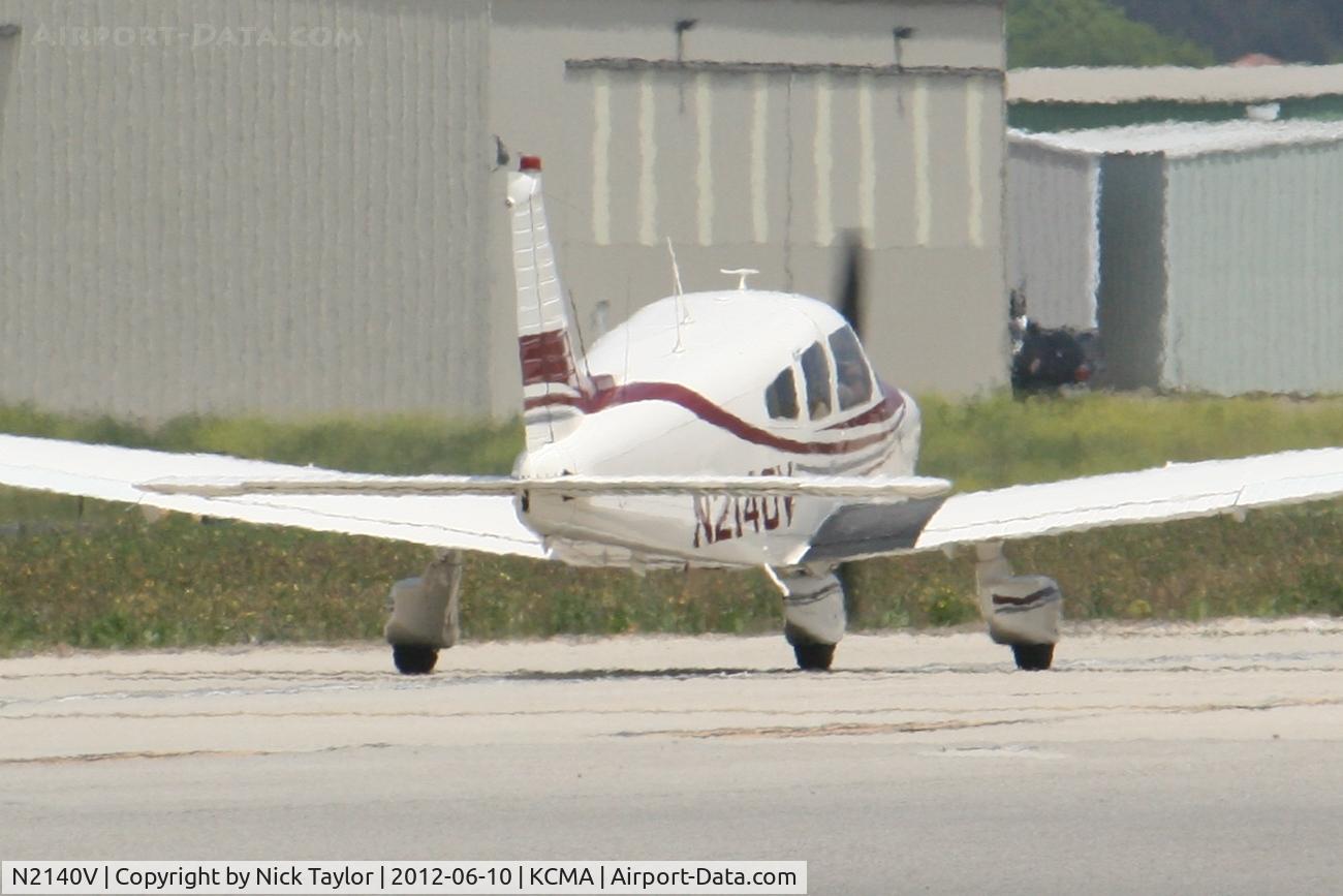 N2140V, 1979 Piper PA-28-181 C/N 28-7990340, Taxiing