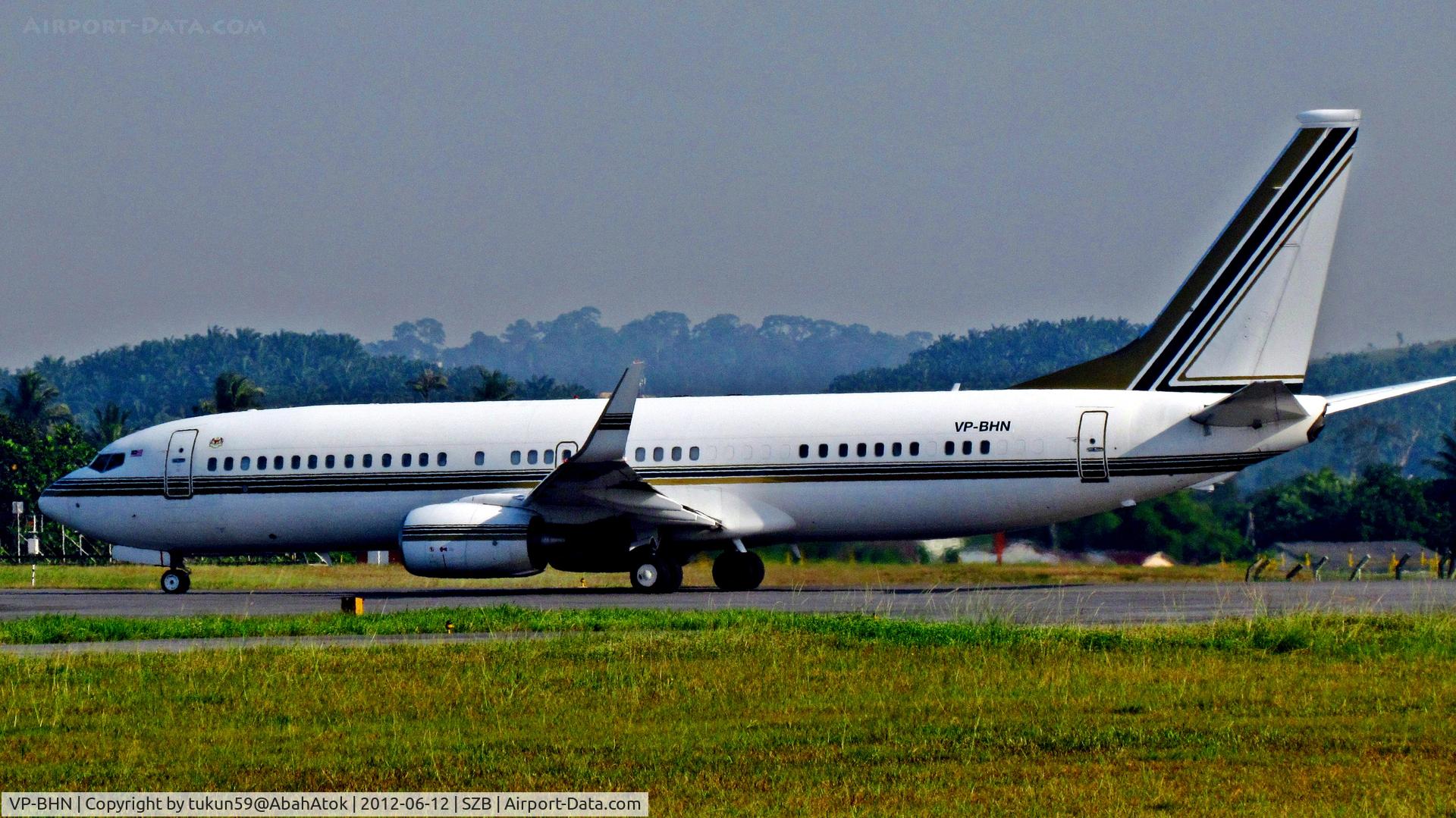 VP-BHN, 2001 Boeing 737-8AN BBJ C/N 32438, Saudi Oger