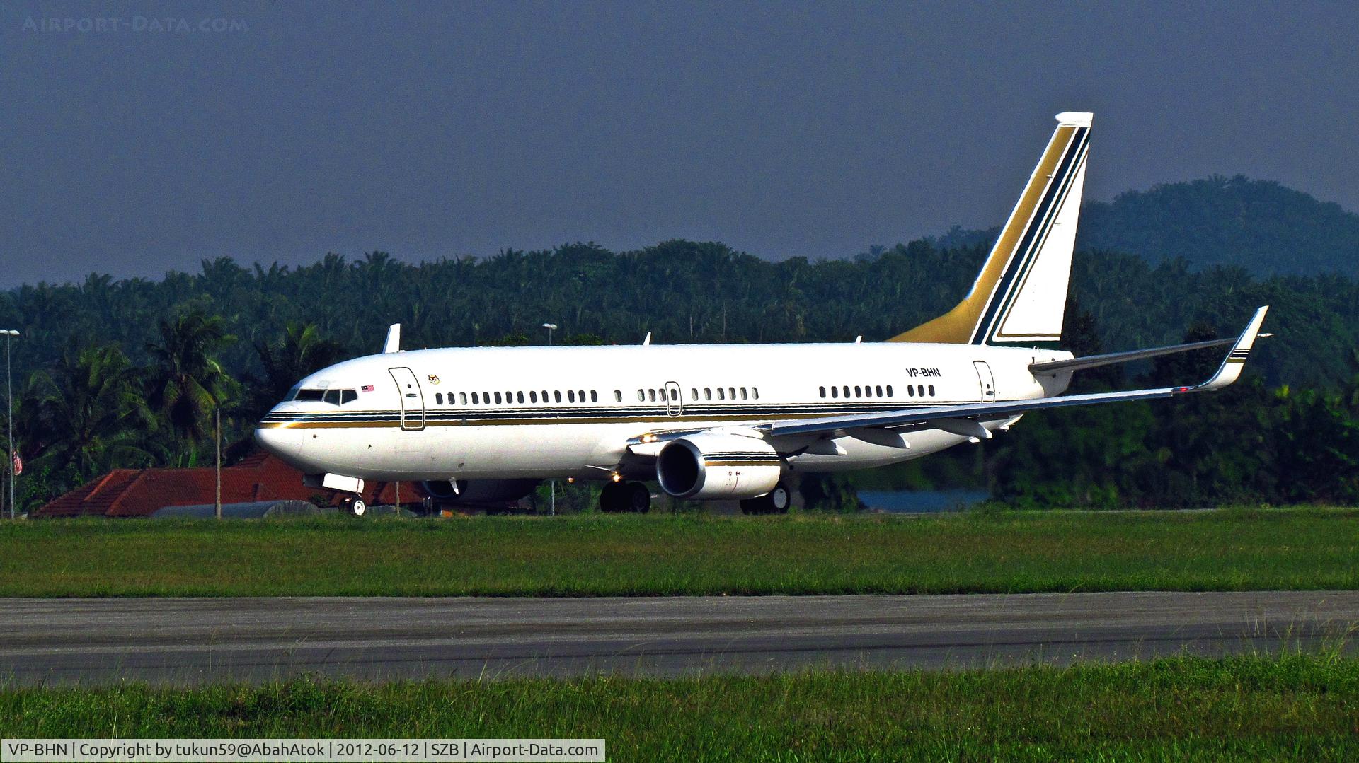 VP-BHN, 2001 Boeing 737-8AN BBJ C/N 32438, Saudi Oger