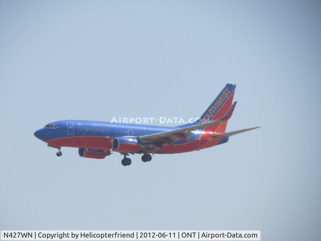 N427WN, 2002 Boeing 737-7H4 C/N 29831, On final for 26R