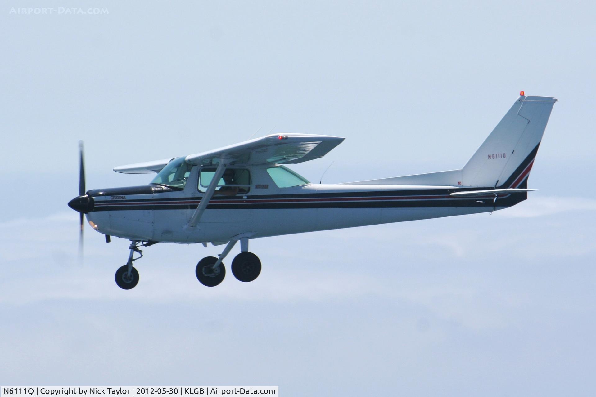 N6111Q, 1981 Cessna 152 C/N 15285136, Air 2 Air over Long Beach