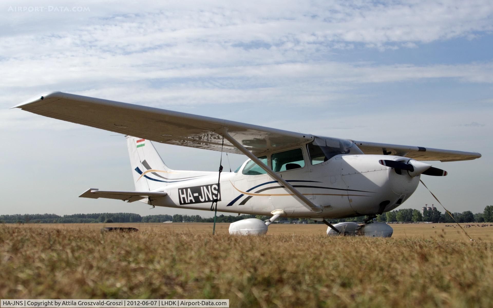 HA-JNS, 1981 Cessna 172P C/N 17275046, Dunakeszi Airport - Hungary