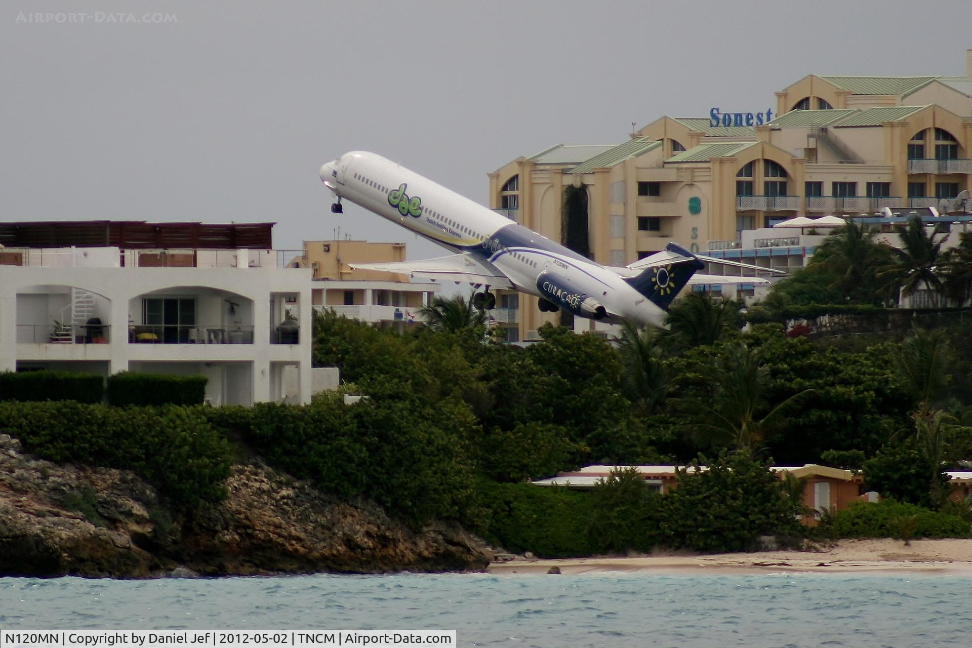 N120MN, 1992 McDonnell Douglas MD-83 C/N 53120, N120MN