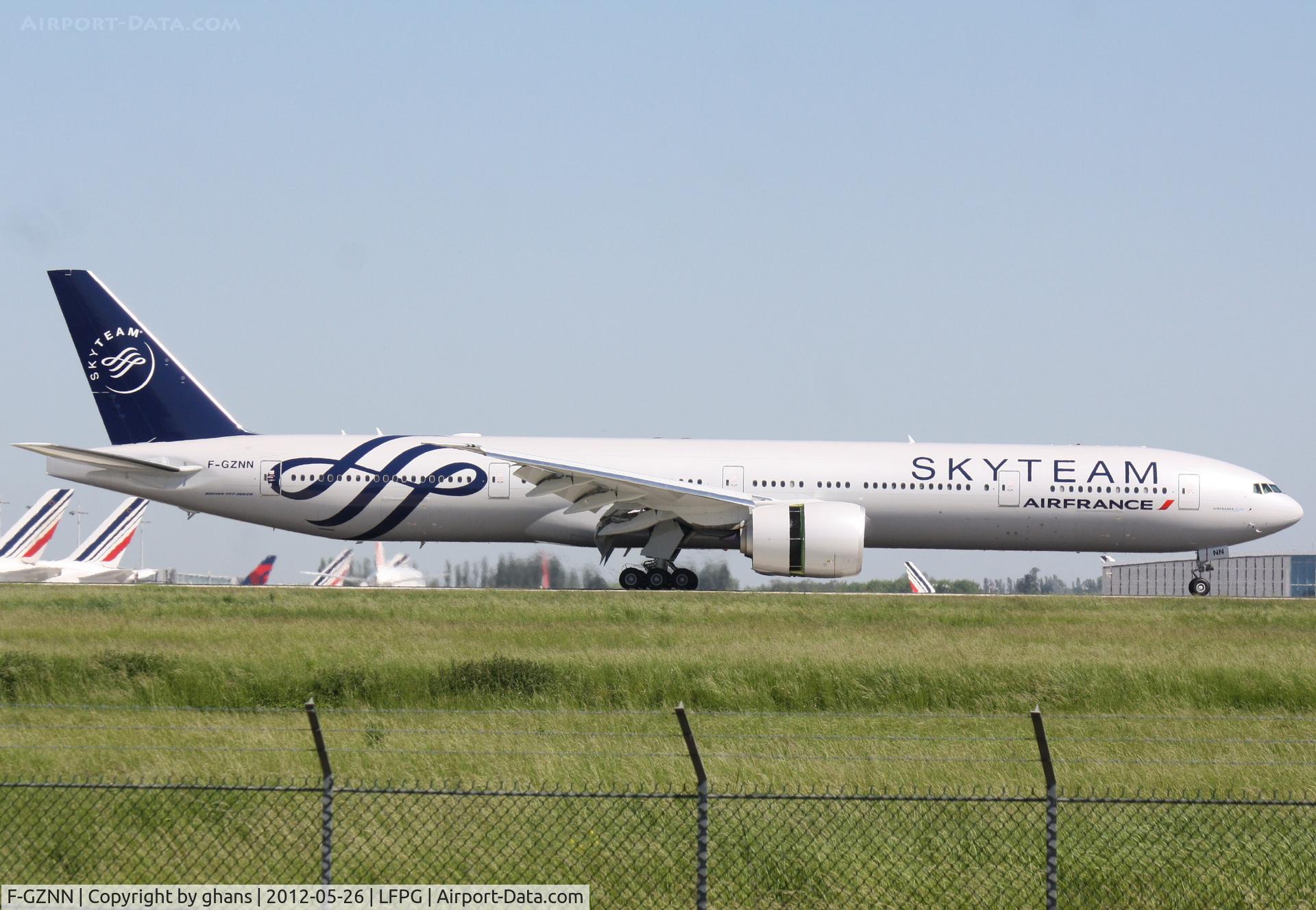 F-GZNN, 2012 Boeing 777-328/ER C/N 40376, Air France 'skyteam'