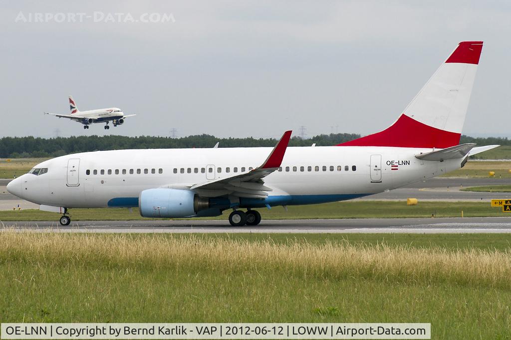 OE-LNN, 2000 Boeing 737-7Z9 C/N 30418, Without titles