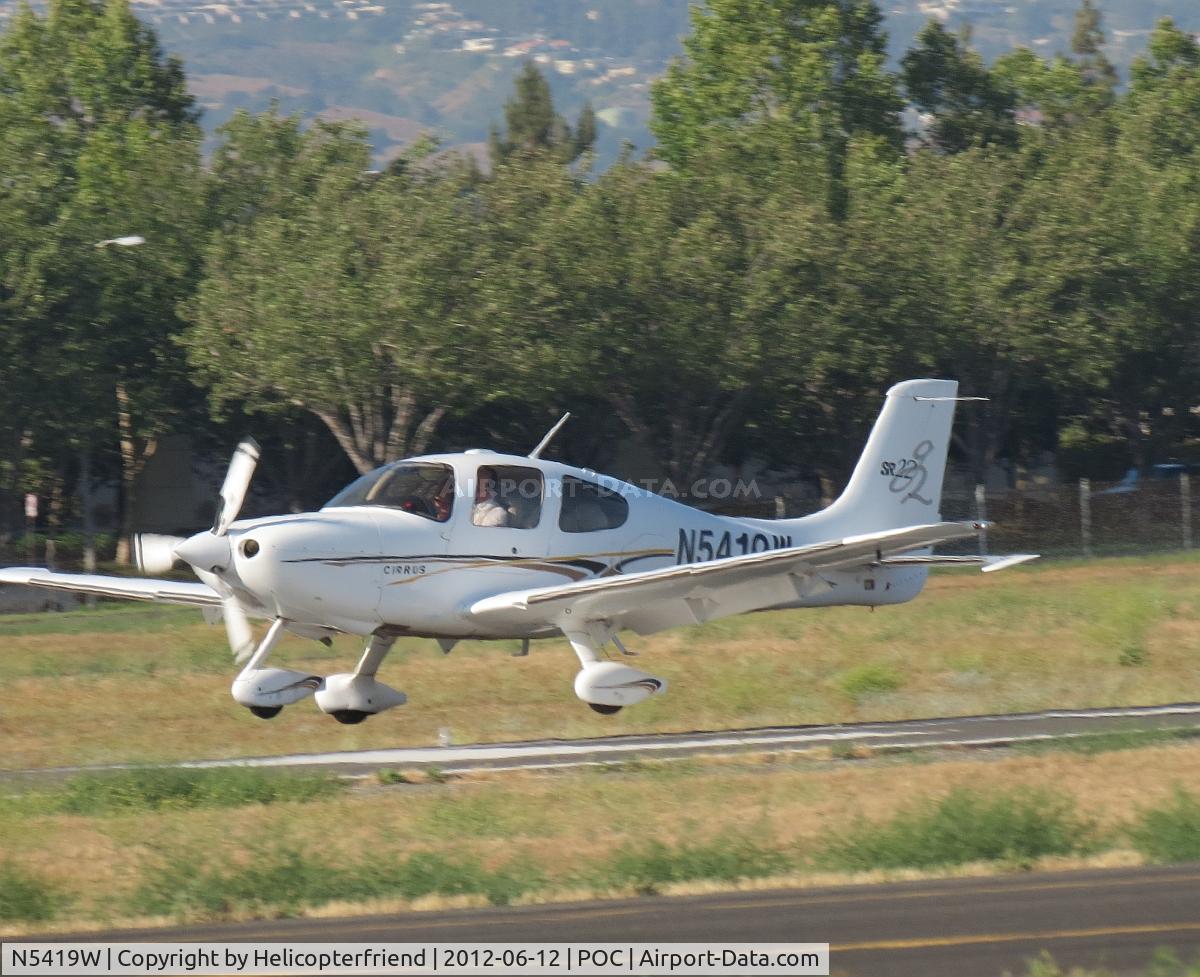 N5419W, 2004 Cirrus SR22 G2 C/N 0857, Landing on 26L
