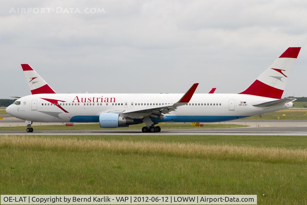OE-LAT, 1991 Boeing 767-31A C/N 25273, Lining up Rwy 29
