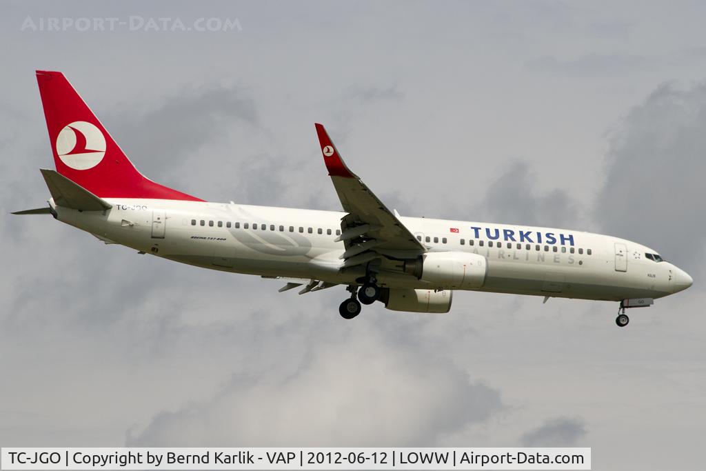 TC-JGO, 2006 Boeing 737-8F2 C/N 34413, Rwy 11