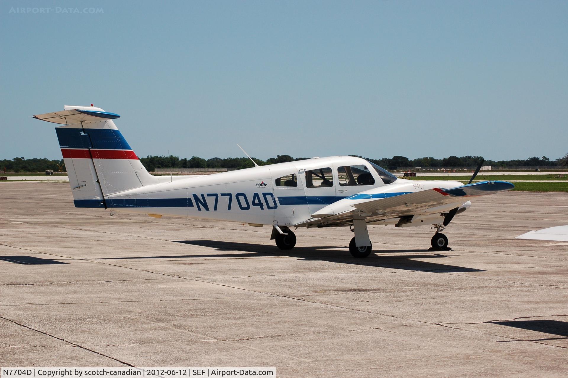 N7704D, 2001 Piper PA-44-180 Seminole C/N 4496092, Flight Safety 2001 Piper PA-44-180 N7704D at Sebring Regional Airport, Sebring, FL