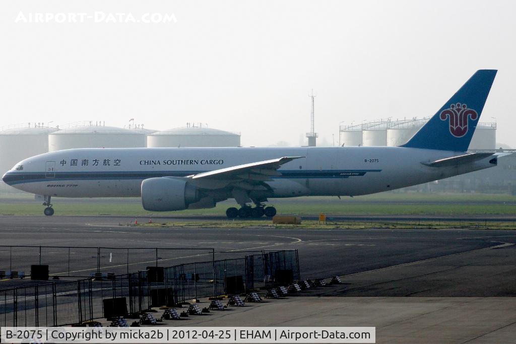 B-2075, 2009 Boeing 777-F1B C/N 37312, Taxiing