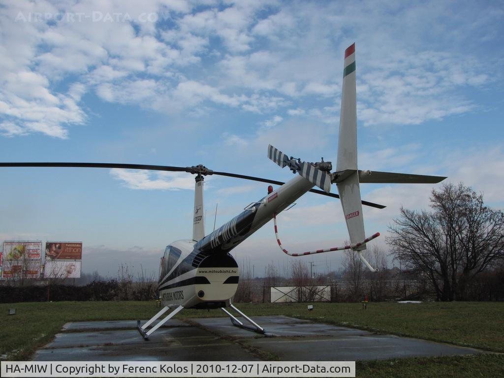 HA-MIW, 1998 Robinson R44 Astro C/N 0543, Budakalász