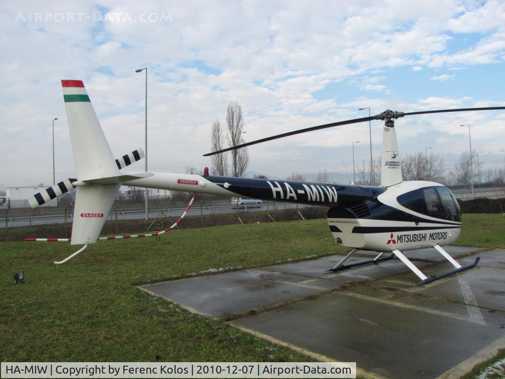 HA-MIW, 1998 Robinson R44 Astro C/N 0543, Budakalász