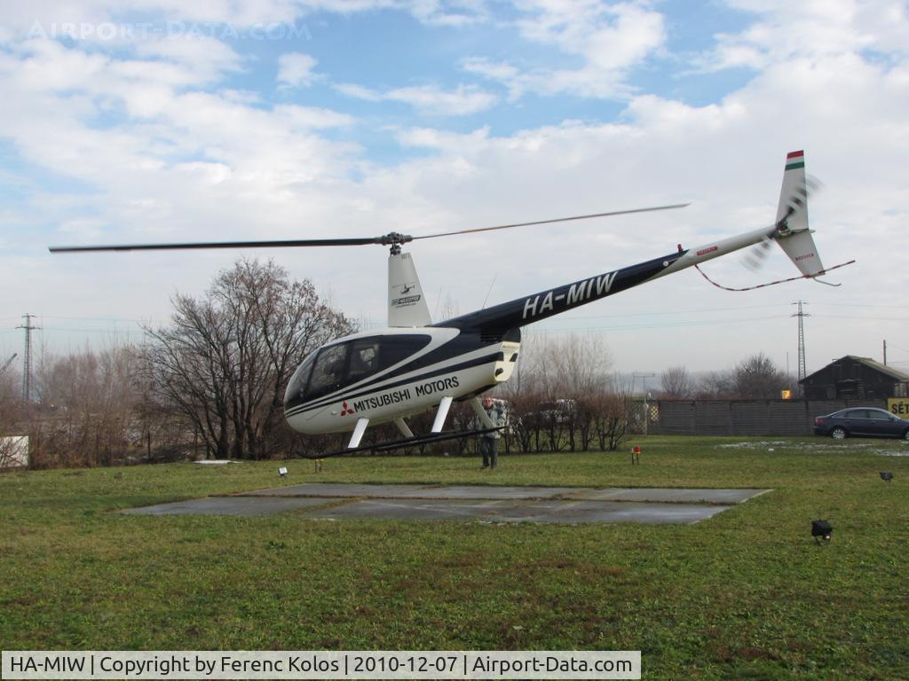 HA-MIW, 1998 Robinson R44 Astro C/N 0543, Budakalász