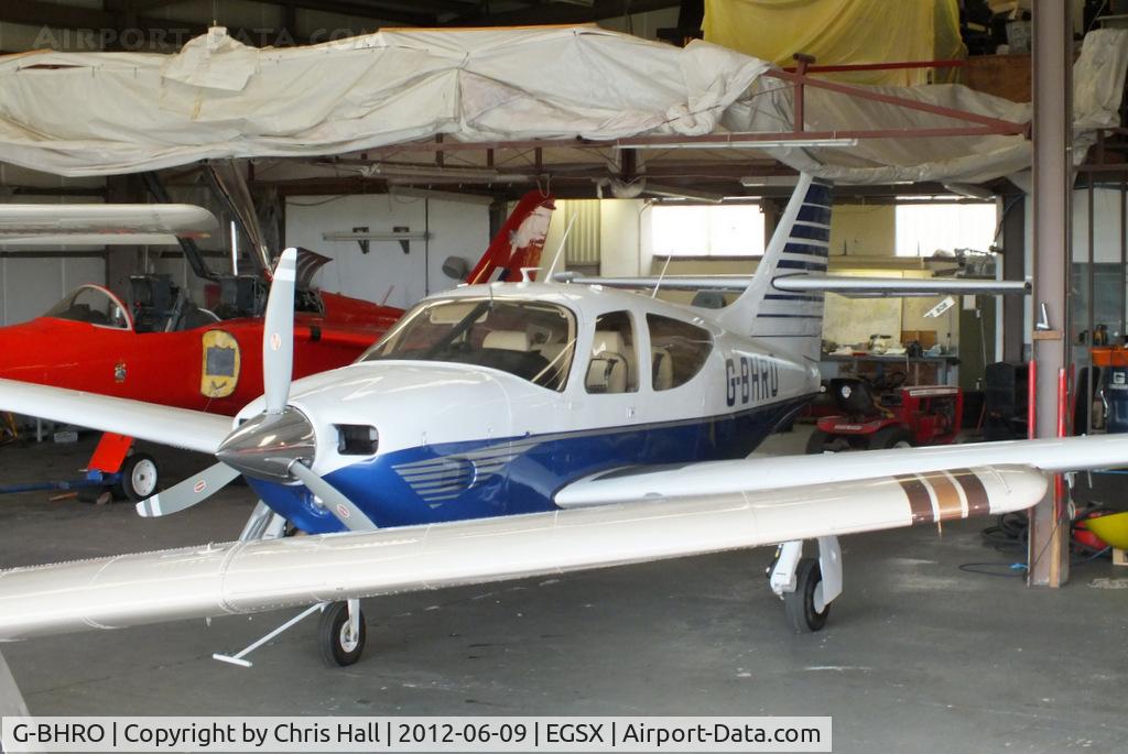 G-BHRO, 1975 Rockwell International 112 Commander C/N 364, North Weald resident