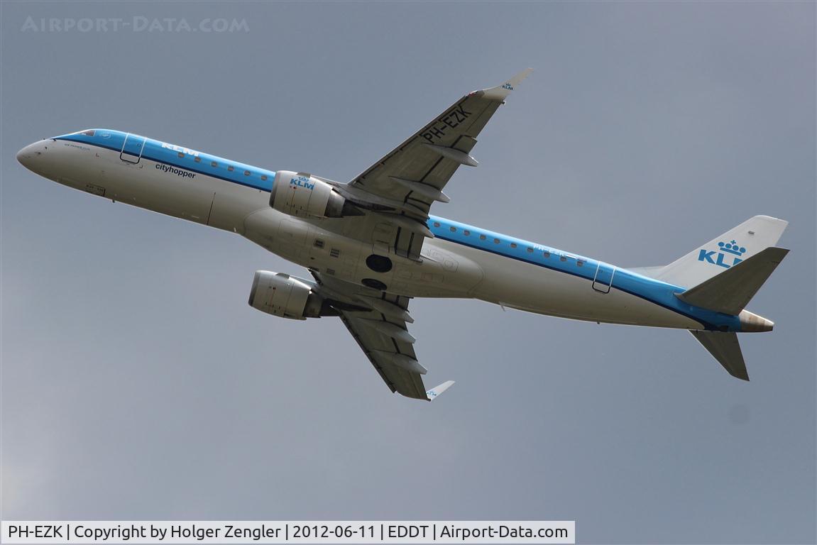 PH-EZK, 2009 Embraer 190LR (ERJ-190-100LR) C/N 19000326, Leaving TXL for a jump to AMS.....