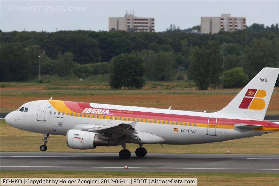 EC-HKO, 2000 Airbus A319-111 C/N 1362, Fullthrottle on rwy 26L...
