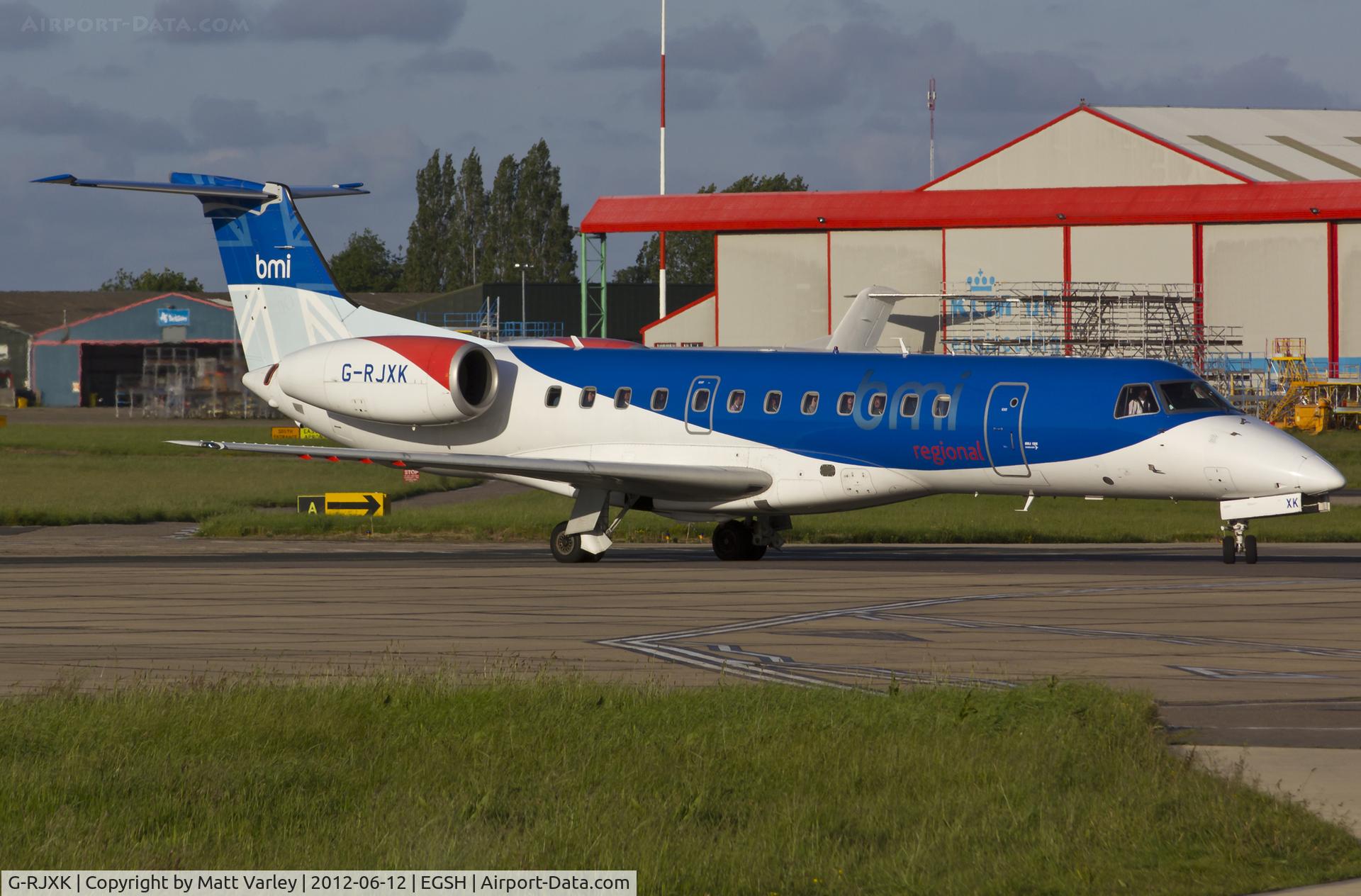 G-RJXK, 2001 Embraer ERJ-135ER (EMB-135ER) C/N 145494, About to park on stand 1 at the terminal.