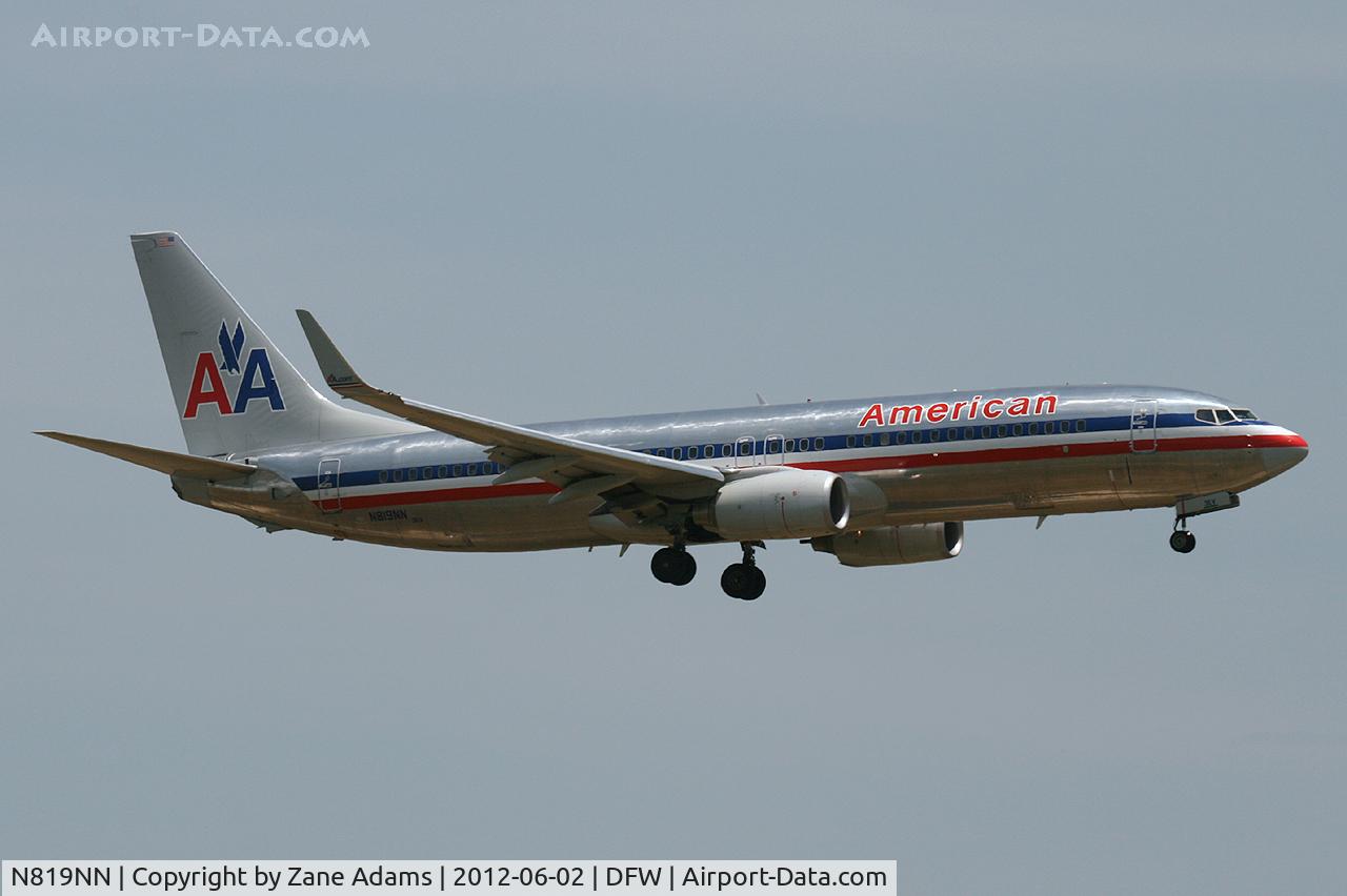 N819NN, 2009 Boeing 737-823 C/N 31083, American Airlines landing at DFW Airport
