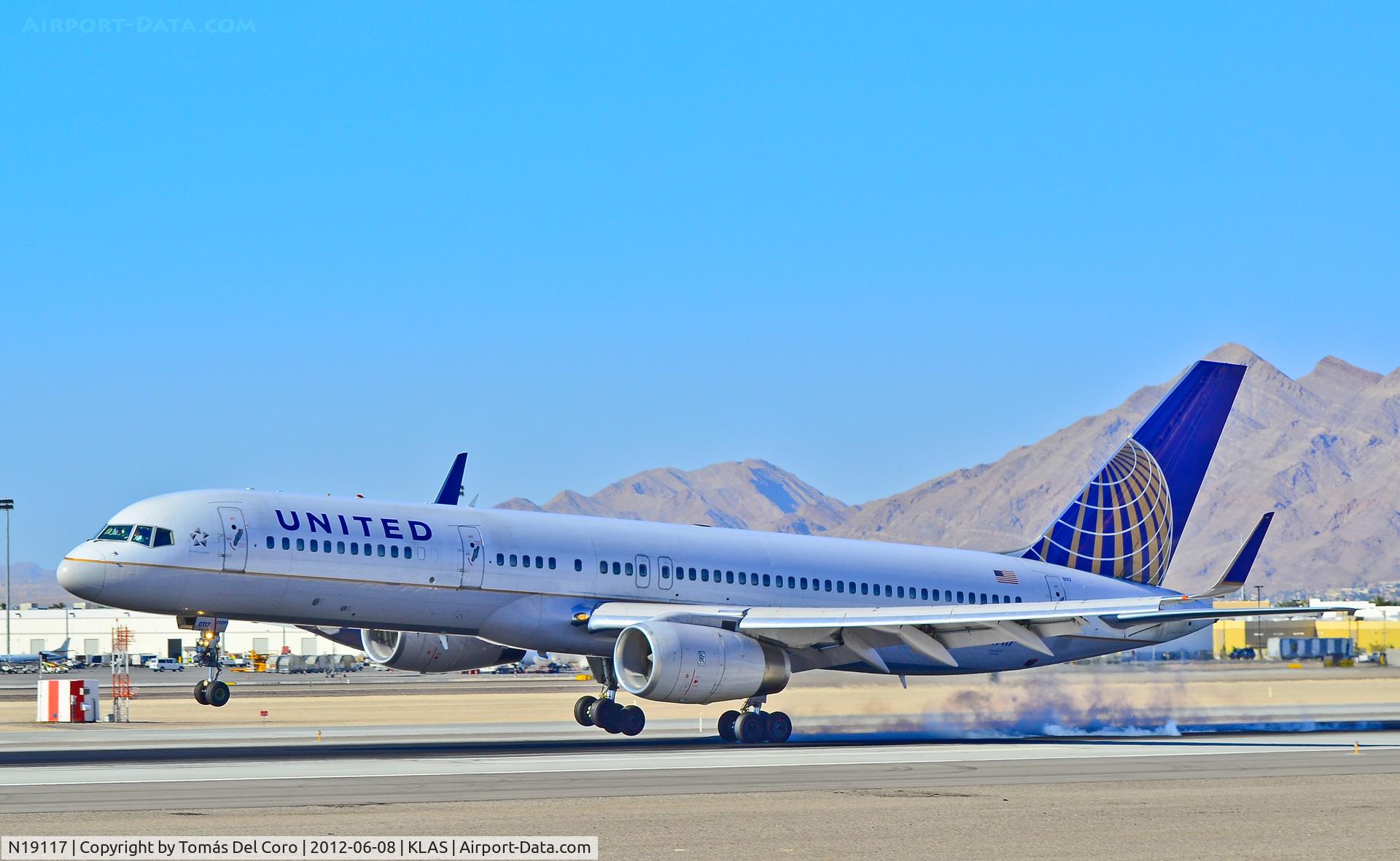 N19117, 1996 Boeing 757-224 C/N 27559, N19117 United Airlines 1996 Boeing 757-224 C/N 27559

- Las Vegas - McCarran International (LAS / KLAS)
USA - Nevada, June 8, 2012
Photo: Tomás Del Coro