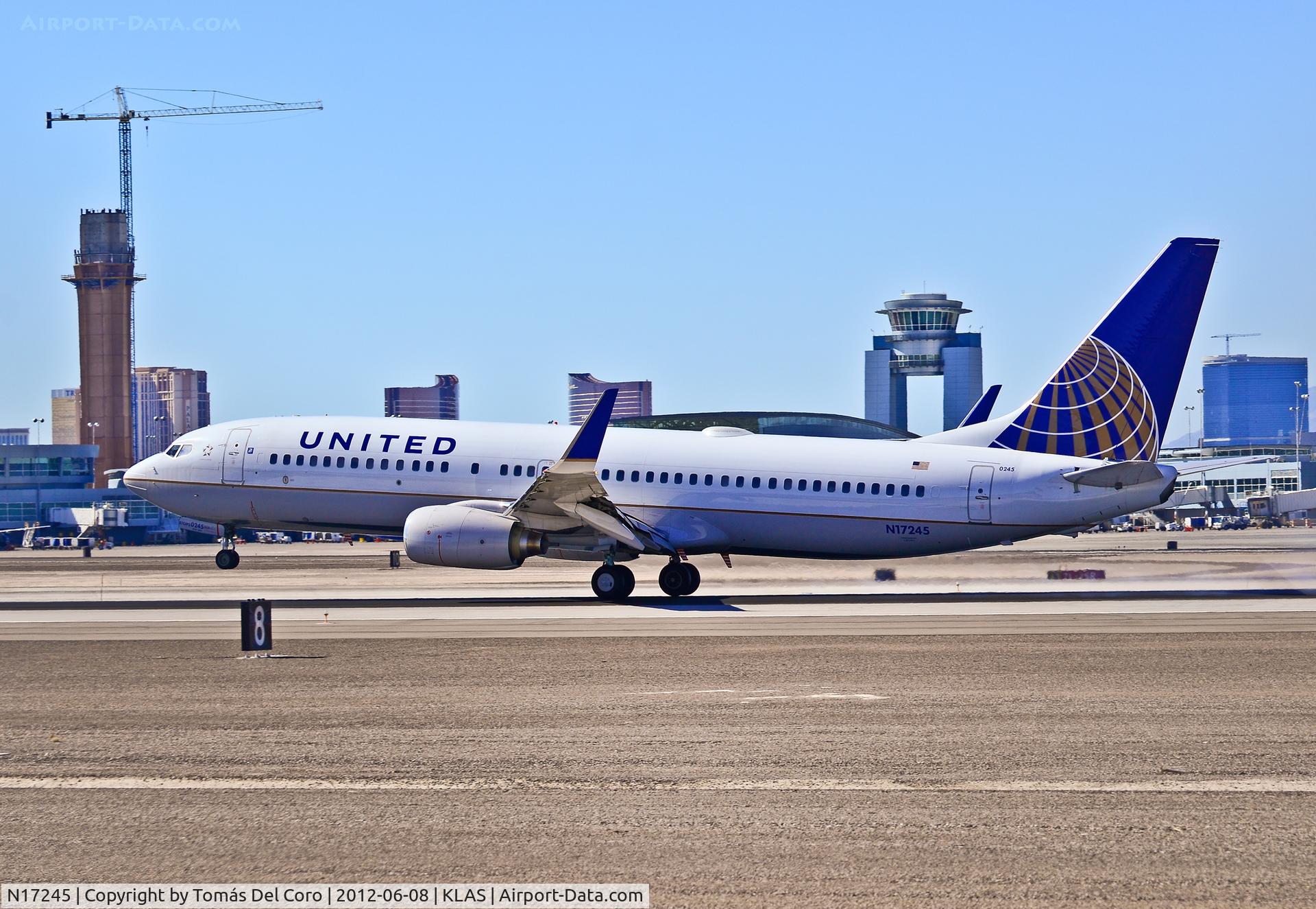 N17245, 1999 Boeing 737-824 C/N 28955, N17245 United Airlines 1999 Boeing 737-824 C/N 28955

- Las Vegas - McCarran International (LAS / KLAS)
USA - Nevada, June 8, 2012
Photo: Tomás Del Coro