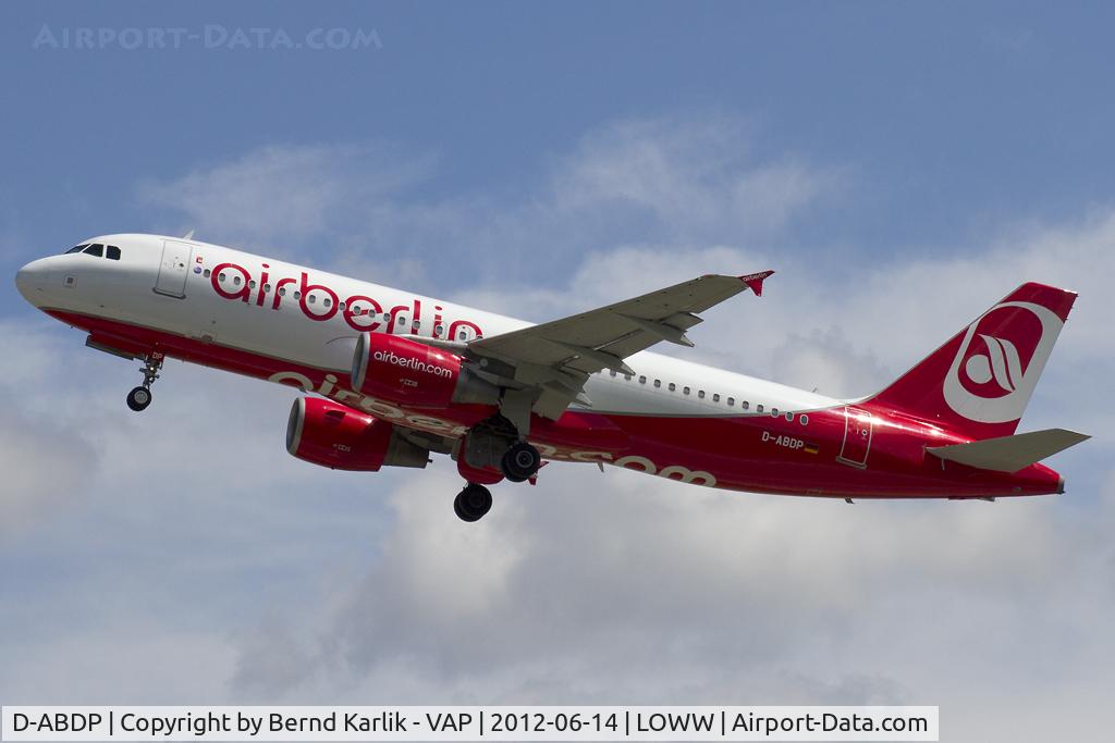 D-ABDP, 2007 Airbus A320-214 C/N 3093, Climbing out of Rwy 29