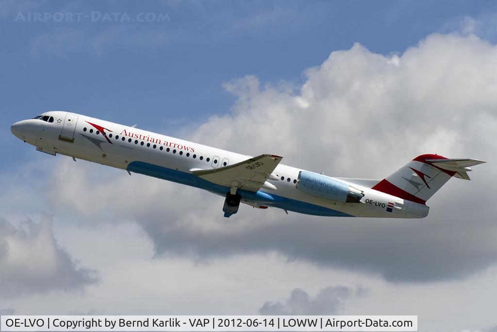 OE-LVO, 1993 Fokker 100 (F-28-0100) C/N 11460, Climbing out of Rwy 29