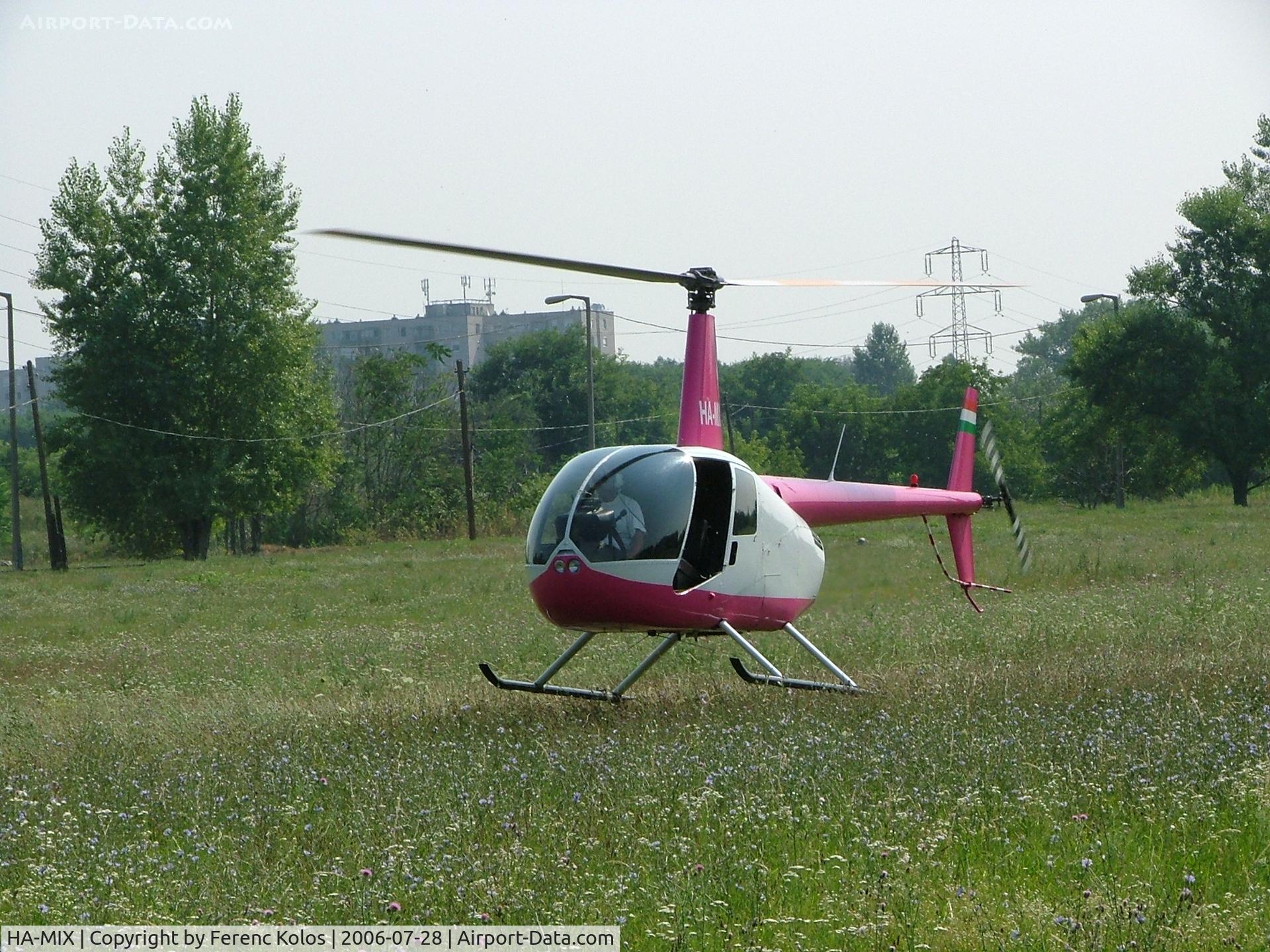 HA-MIX, 1999 Robinson R44 Astro C/N 0650, Óbuda