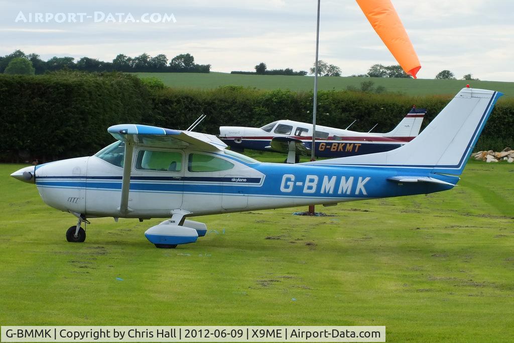 G-BMMK, 1975 Cessna 182P Skylane C/N 182-64117, privately owned