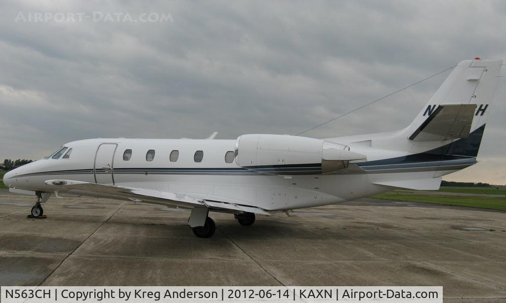 N563CH, 2001 Cessna 560XL Citation Excel C/N 560-5182, Cessna 560XL Citation Excel on the ramp.