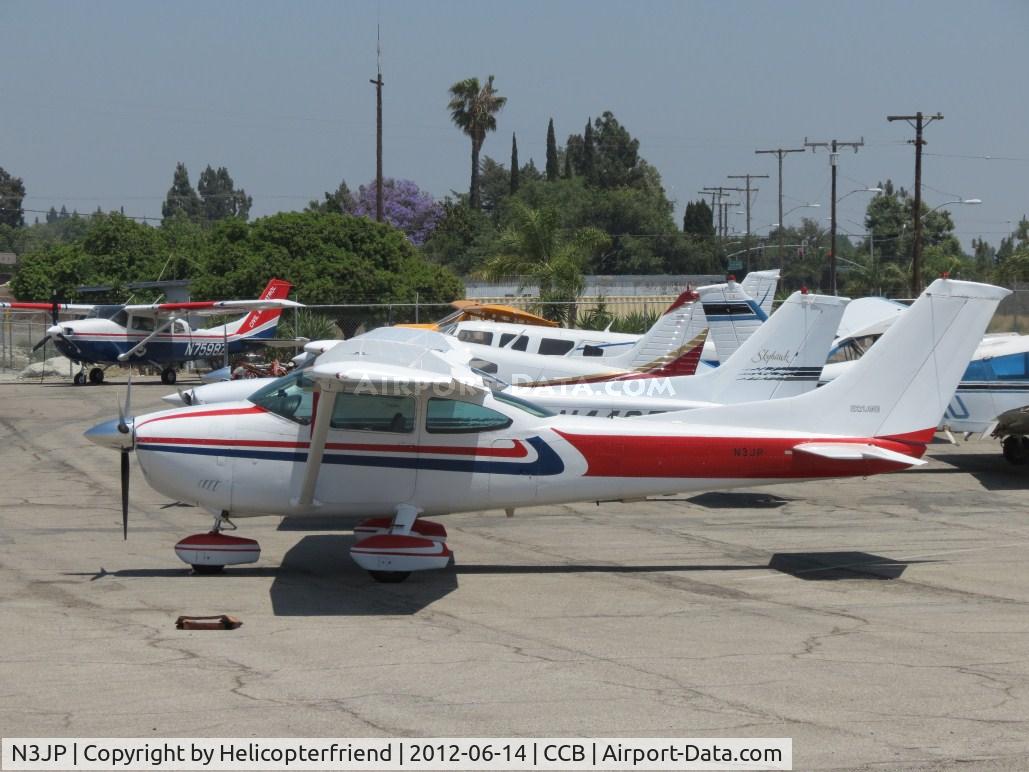 N3JP, 1978 Cessna 182Q Skylane C/N 18266230, Parked at Foothill Sales & Service
