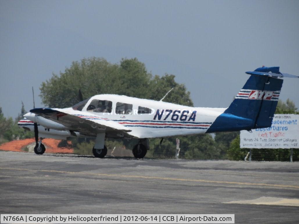 N766A, 2007 Piper PA-44-180 Seminole C/N 4496245, Warming up & preflighting
