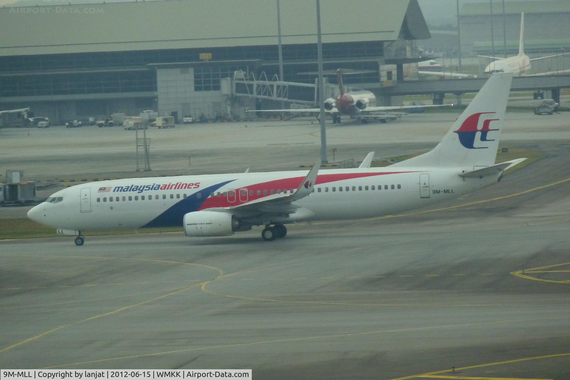 9M-MLL, 2011 Boeing 737-8FZ C/N 39322, Morning