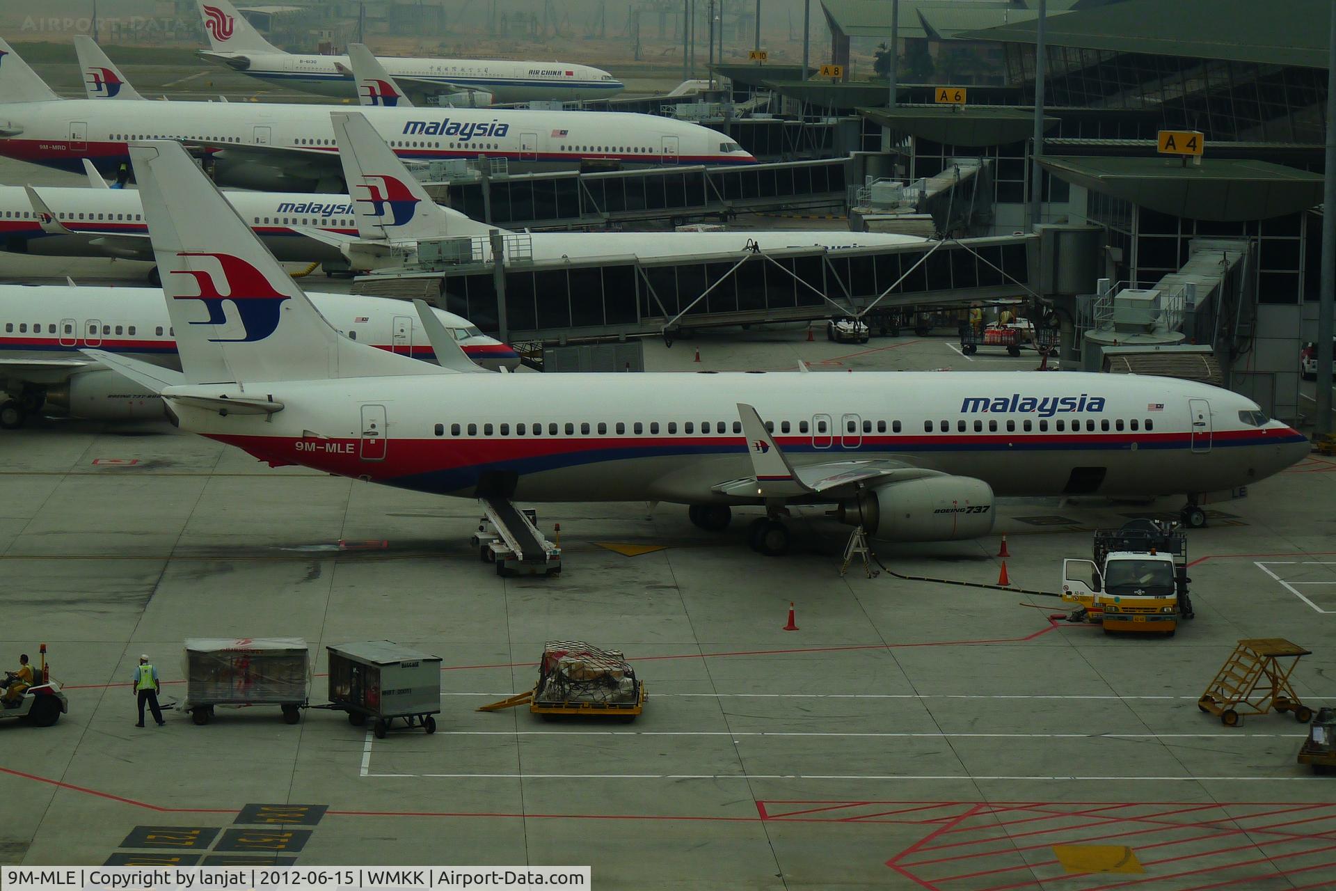 9M-MLE, 2008 Boeing 737-8FH C/N 35105, Gate A6