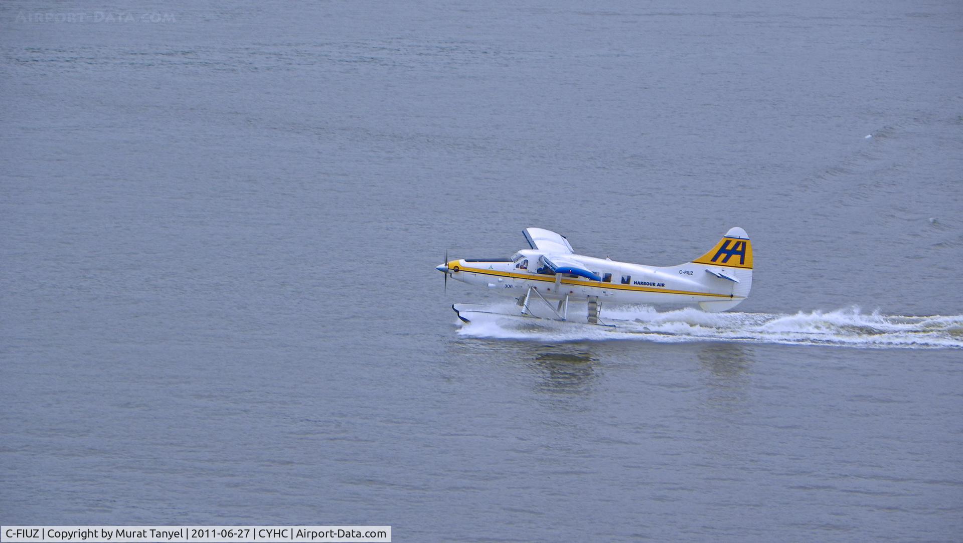 C-FIUZ, 1956 De Havilland Canada DHC-3T Vazar Turbine Otter C/N 135, Landing @ Vancouver Harbor