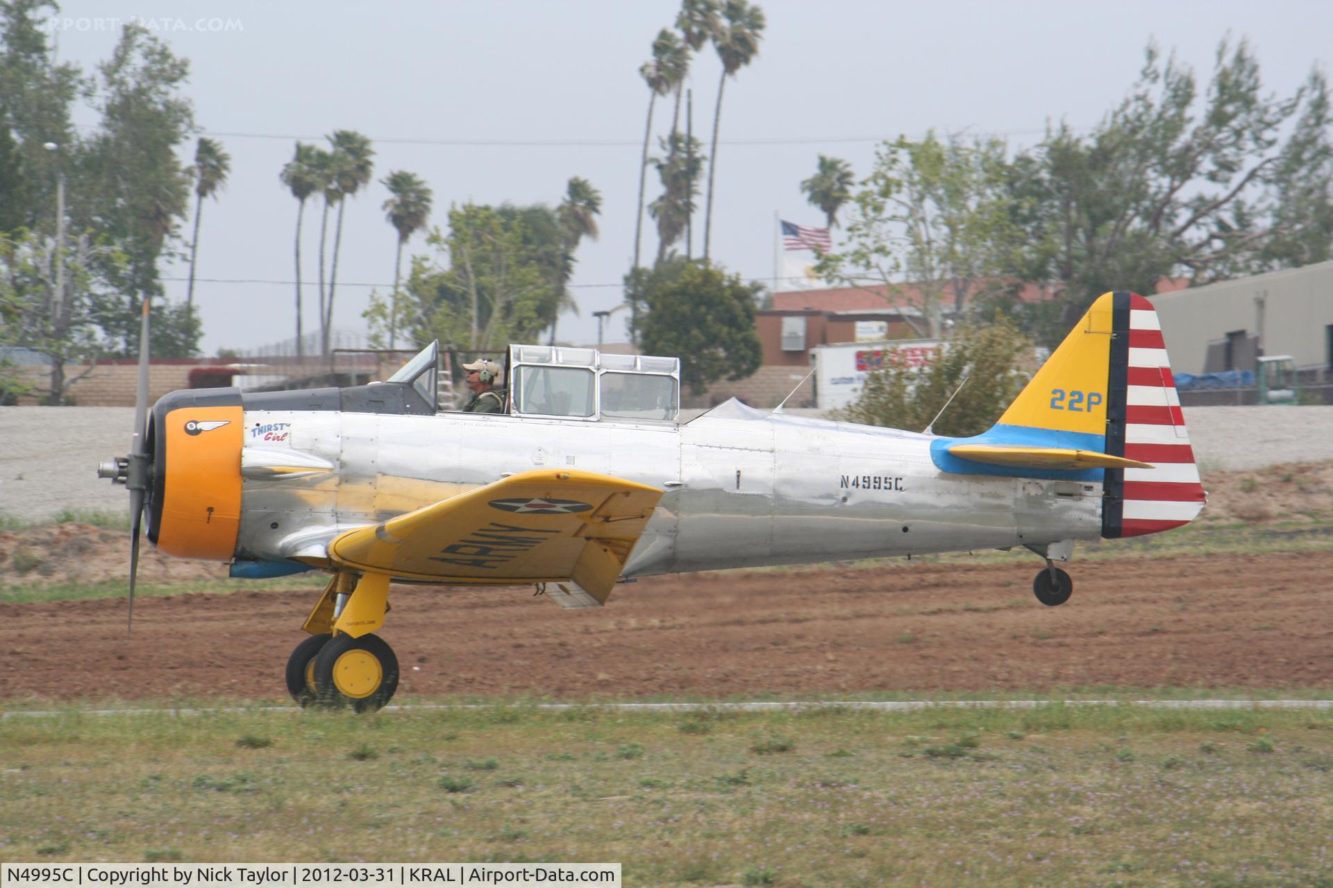 N4995C, 1949 North American T-6G Texan C/N 168-481, Landing