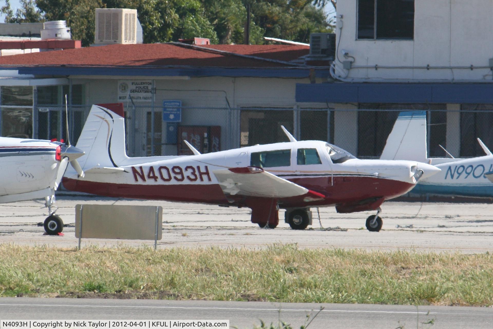N4093H, 1980 Mooney M20K C/N 25-0404, Parked on the south side