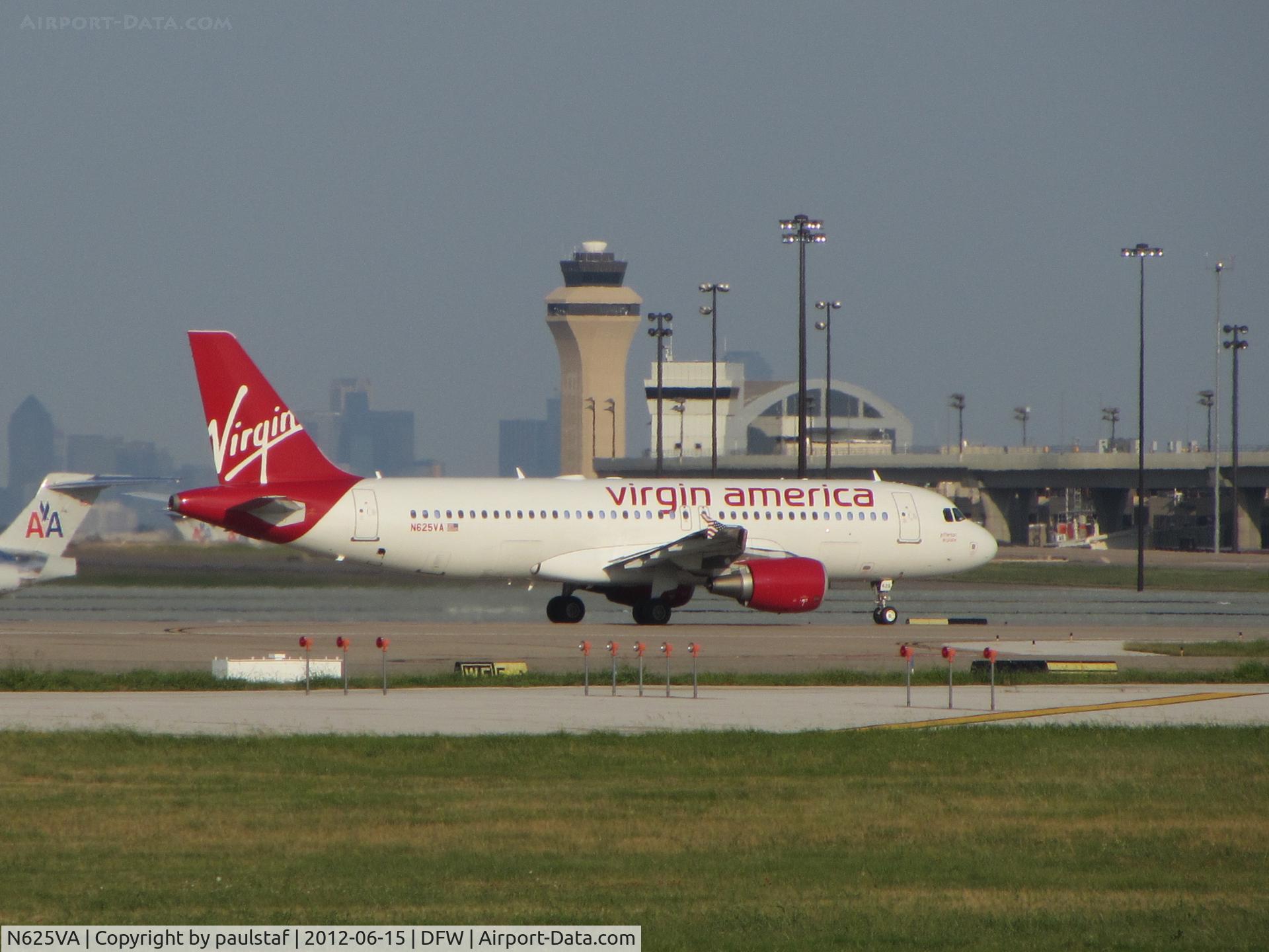 N625VA, 2006 Airbus A320-214 C/N 2800, Takeoff from DFW, runway 18L