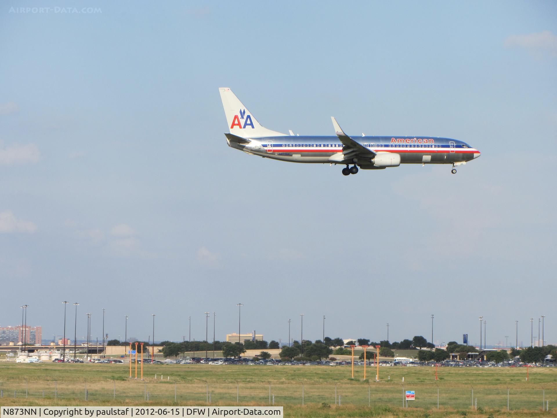 N873NN, 2011 Boeing 737-823 C/N 40766, Landing on runway 18R, DFW airport