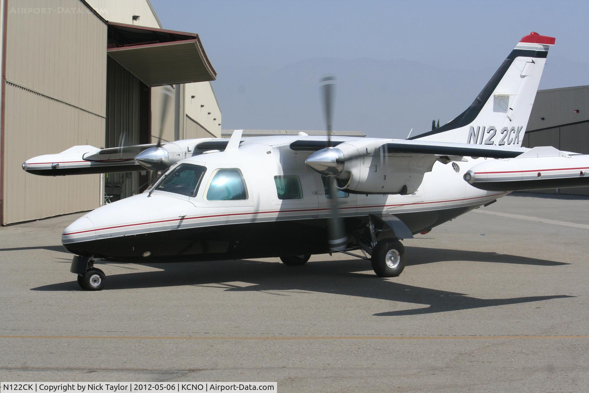 N122CK, 1978 Mitsubishi MU-2B-26A C/N 374SA, Taxiing out