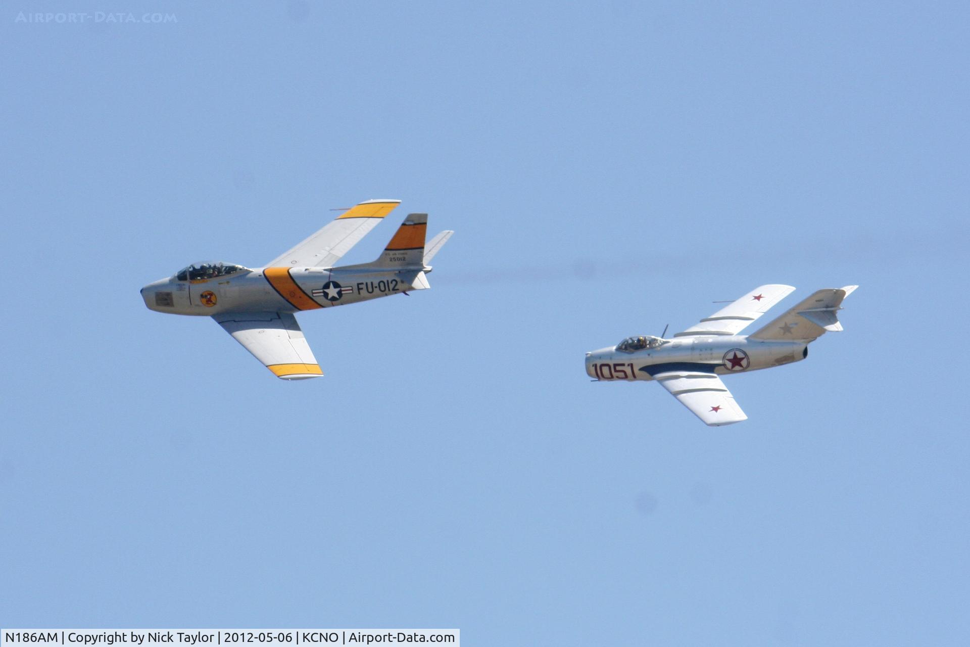 N186AM, 1952 North American F-86F Sabre C/N 191-708, F-86 being chased