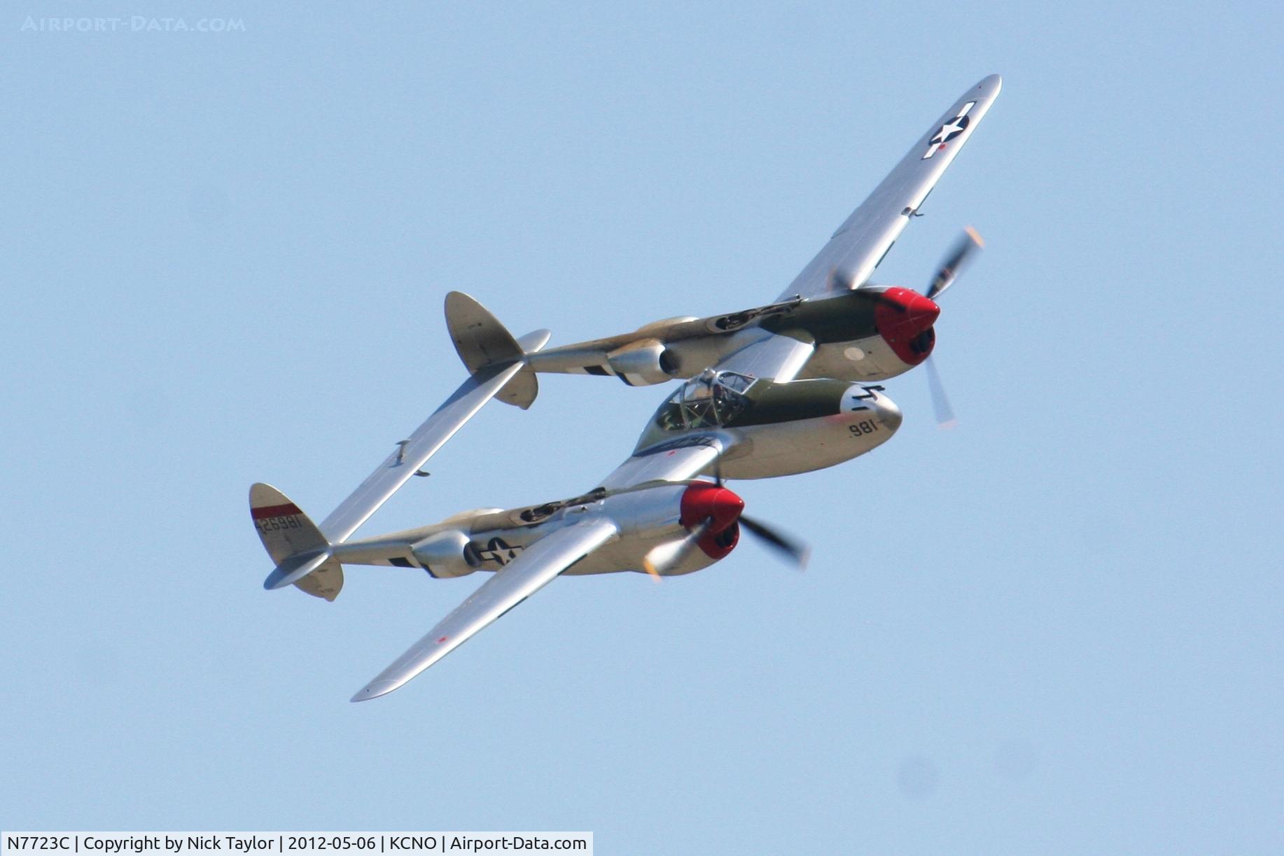 N7723C, 1944 Lockheed P-38L-5 Lightning C/N 7985, P-38L pass