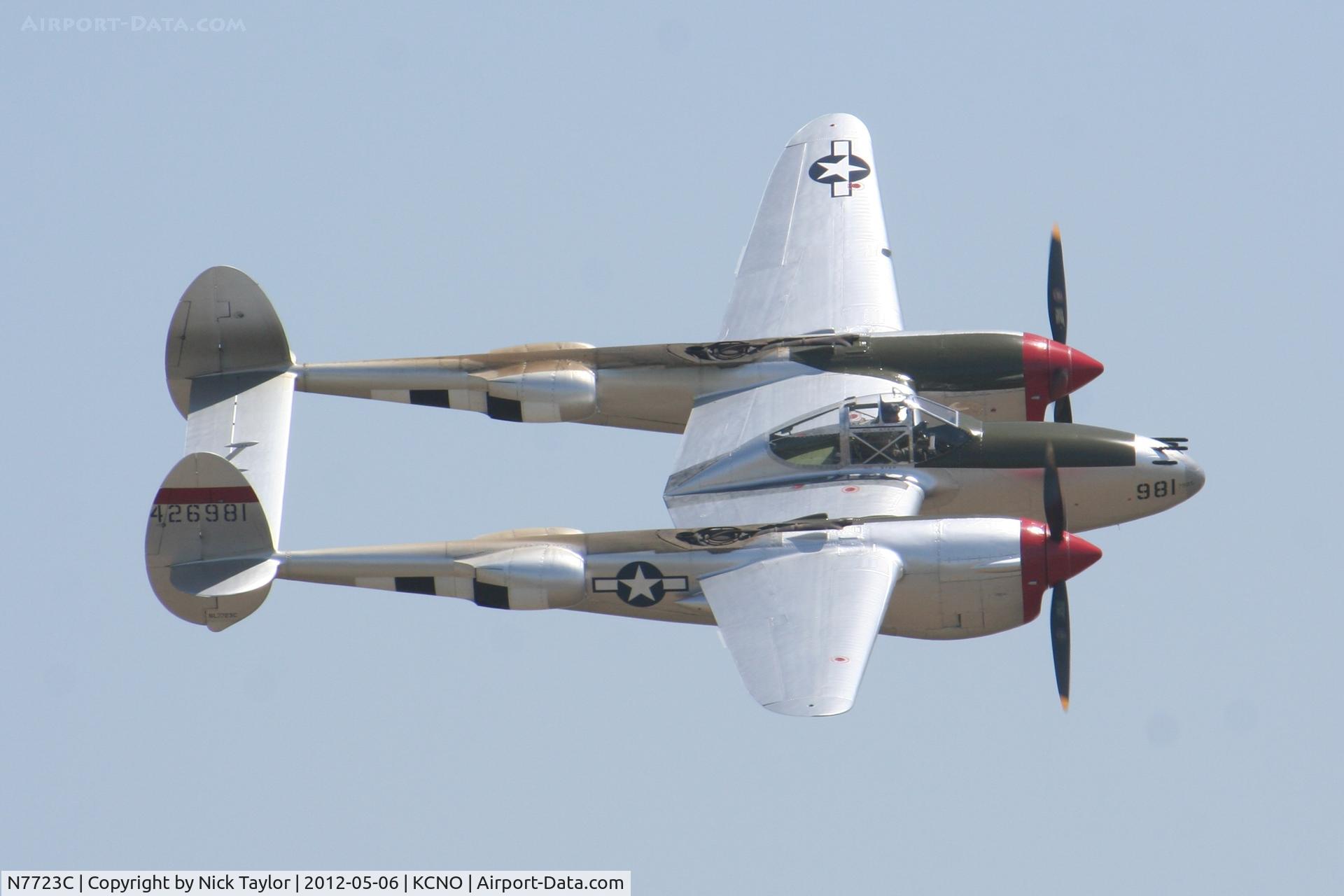 N7723C, 1944 Lockheed P-38L-5 Lightning C/N 7985, Honey Bunny pass