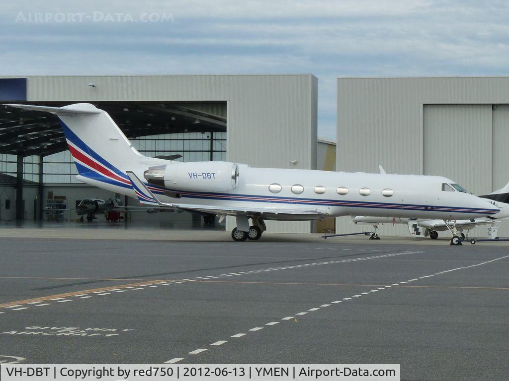 VH-DBT, 1999 Gulfstream Aerospace G-IV C/N 1363, Gulfstream G-IV VH-DBT at Essendon