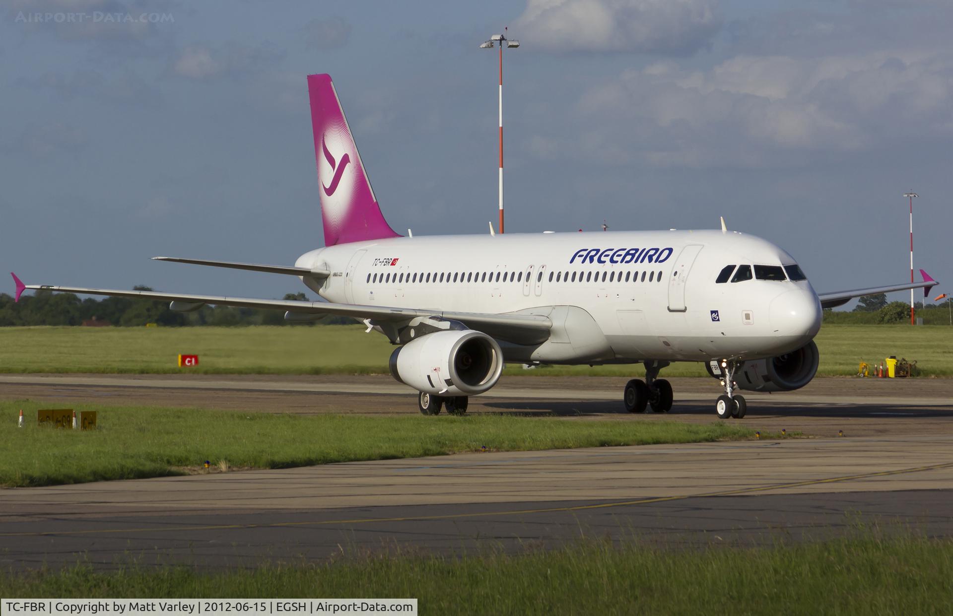 TC-FBR, 2005 Airbus A320-232 C/N 2524, Arriving at the terminal.
