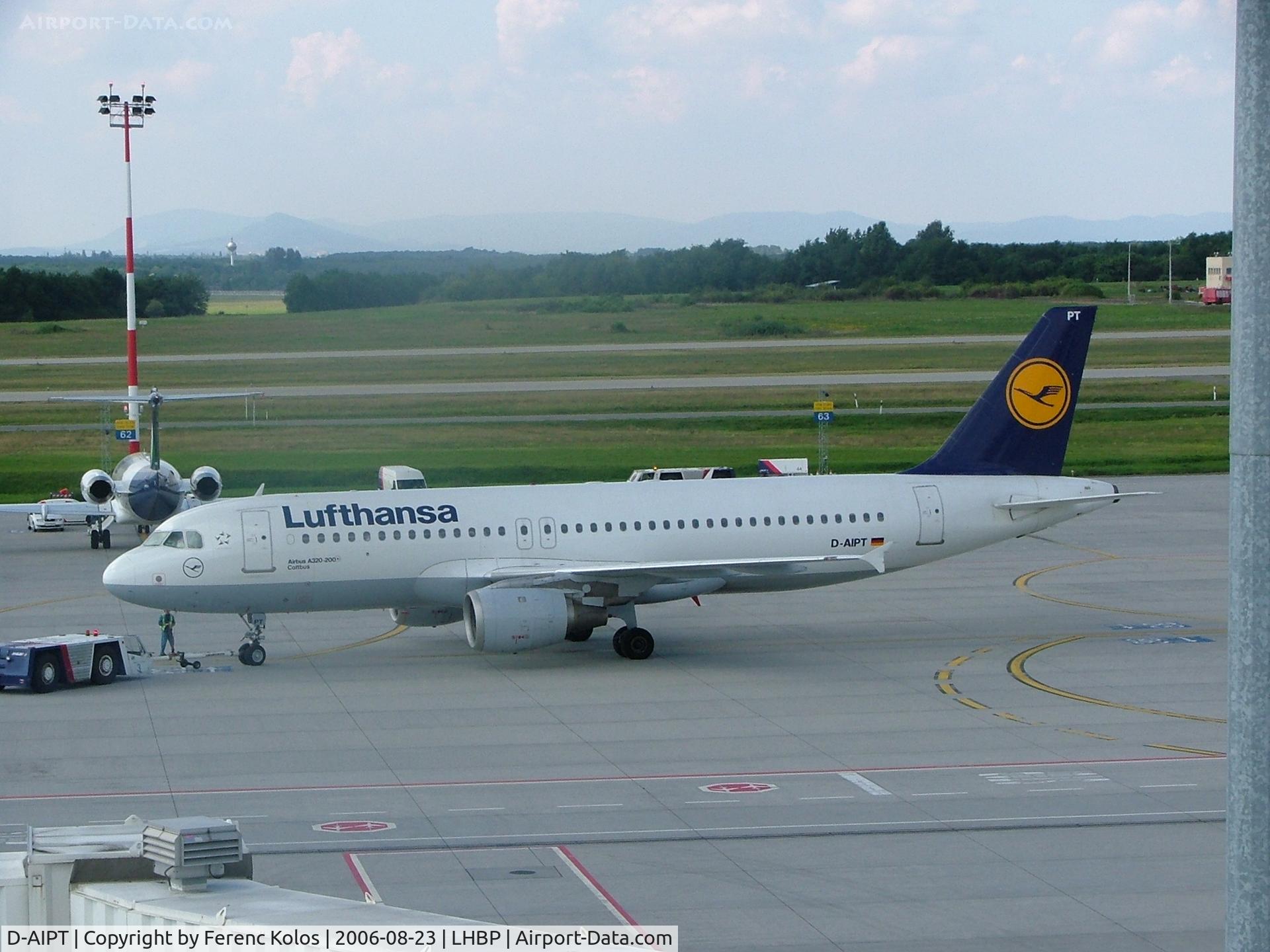 D-AIPT, 1990 Airbus A320-211 C/N 117, Ferihegy
