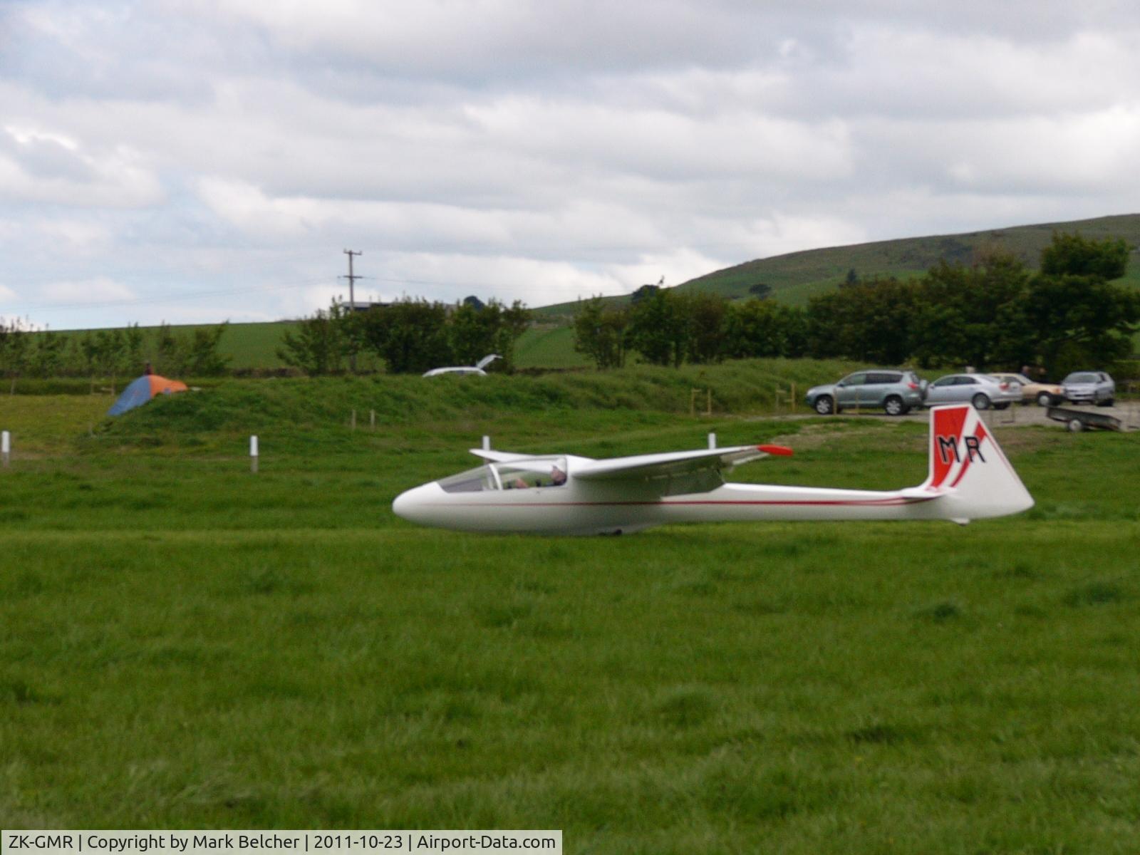ZK-GMR, 1981 Briegleb BG-12-16 C/N AACA/445, BG12-16 landing at Springfield, Canterbury.
The glider uses 60 degree flaps for glidepath control.