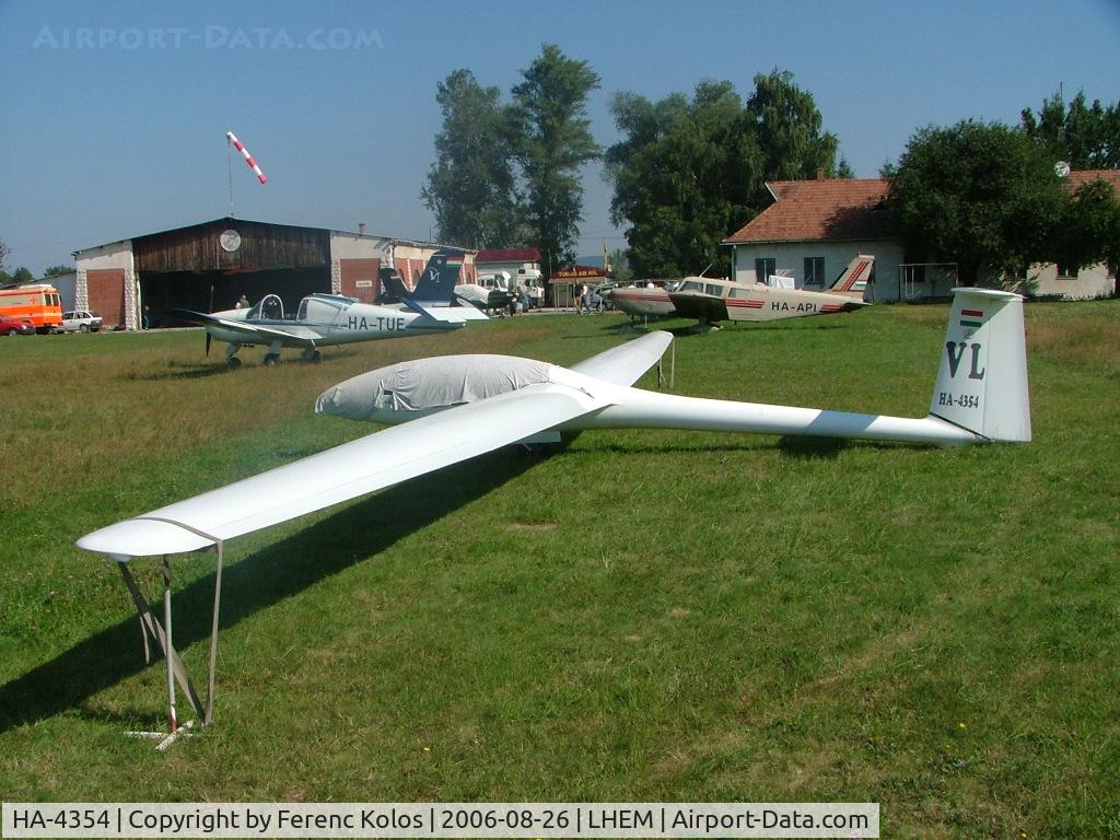 HA-4354, 1975 PZL-Bielsko SZD-38A Jantar 1 C/N B-674, Esztergom